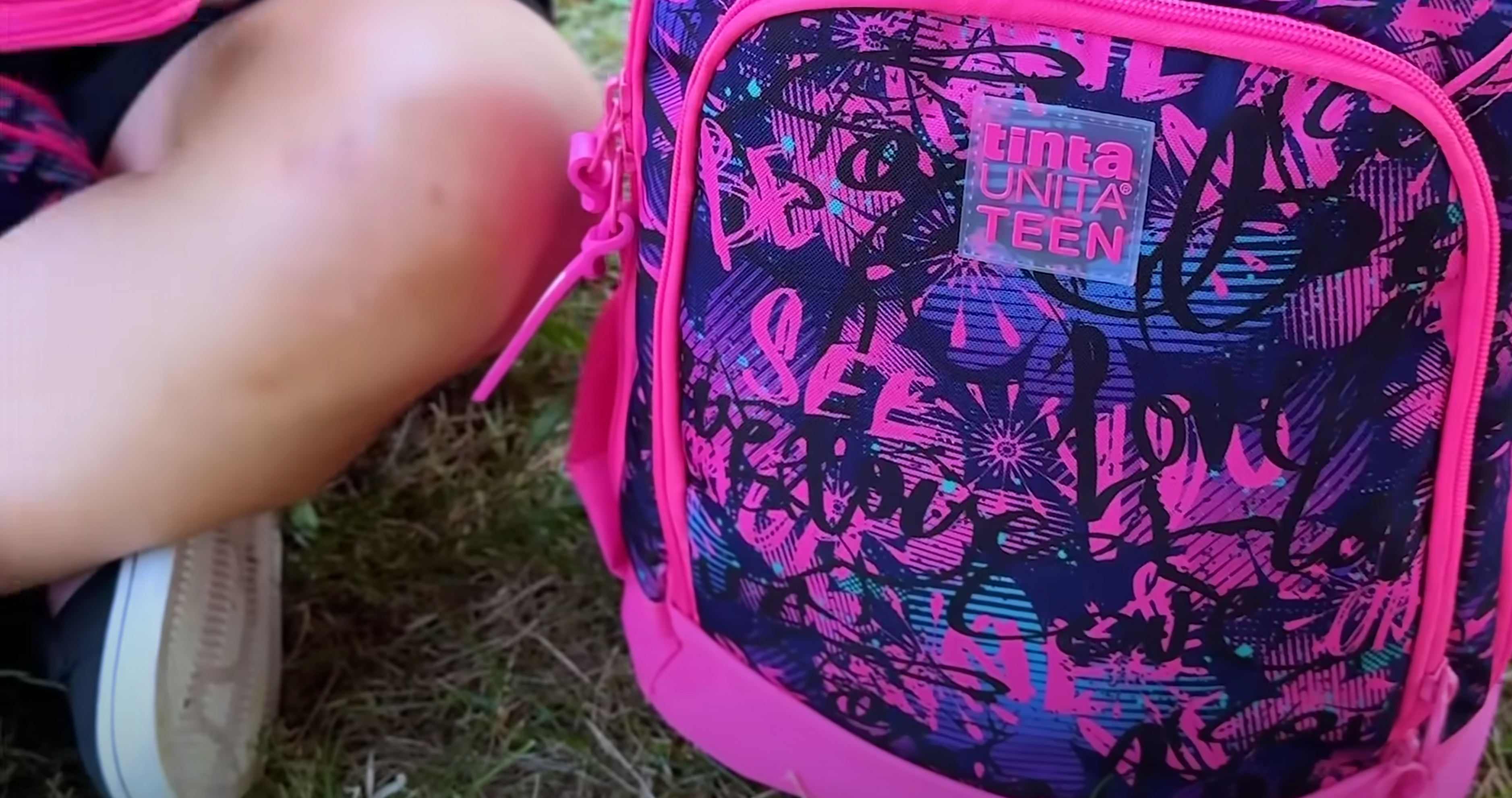 Carica il video: 